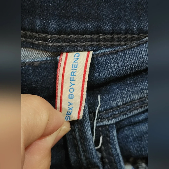 Sneak Peak distressed jeans with peek a boo patchwork detailing Size 9 - Picture 8 of 10